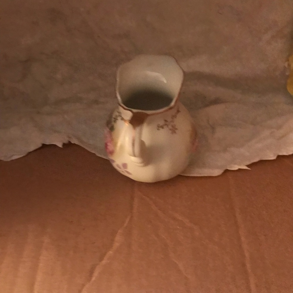 Lusterware Cream Pitcher - Picture 4 of 5